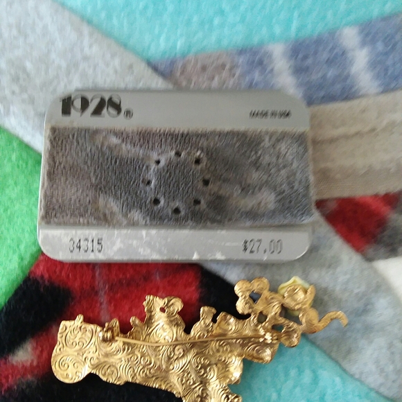 Brooch - Picture 2 of 2